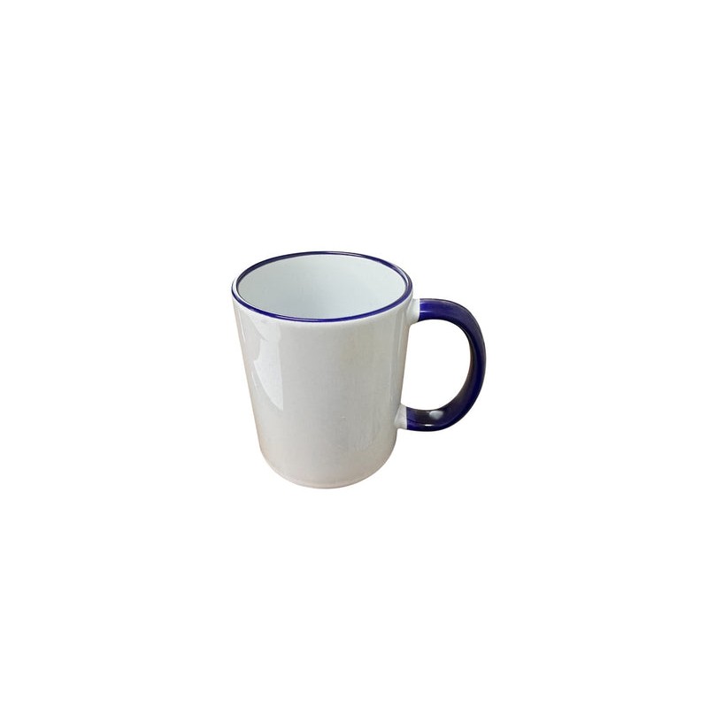 TAZA BLANCA 11 OZ INTERIOR BLANCO, ORILLA Y ASA AZUL OSCURO, PARA SUBLIMAR